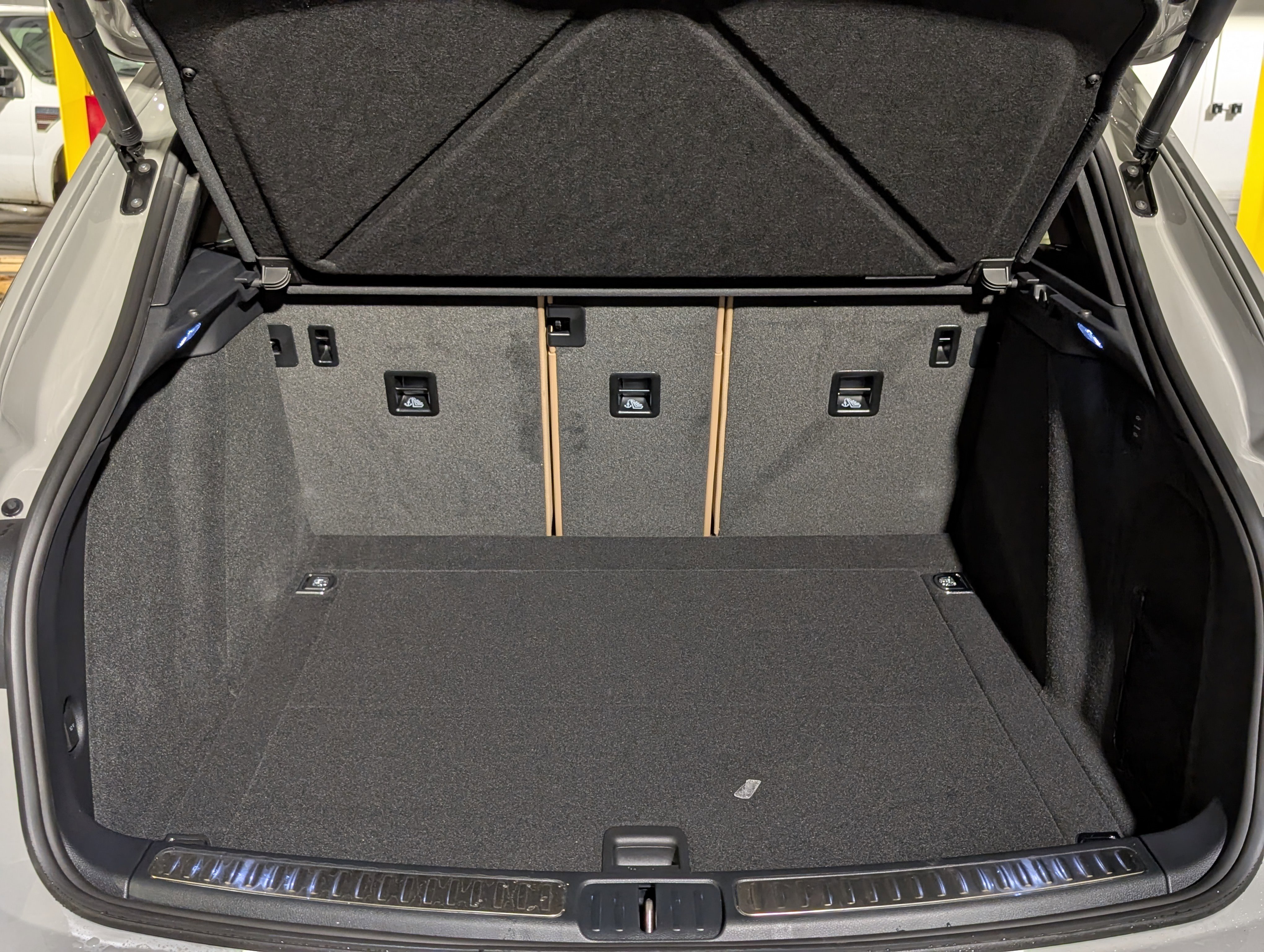 New 2026 Porsche Macan S image 23