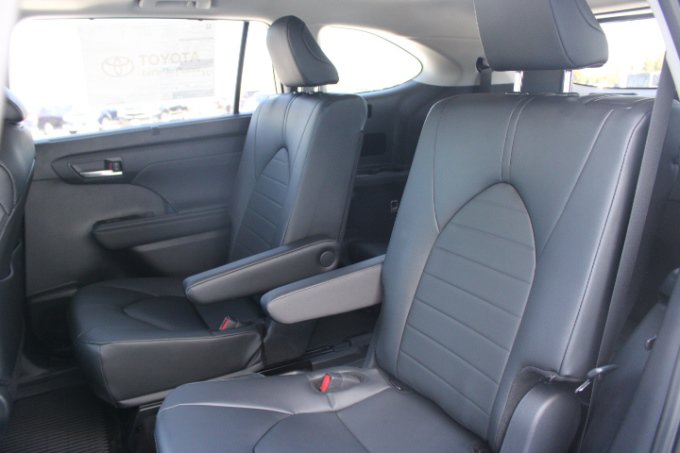 New 2026 Toyota Highlander XLE AWD/4WD image 13