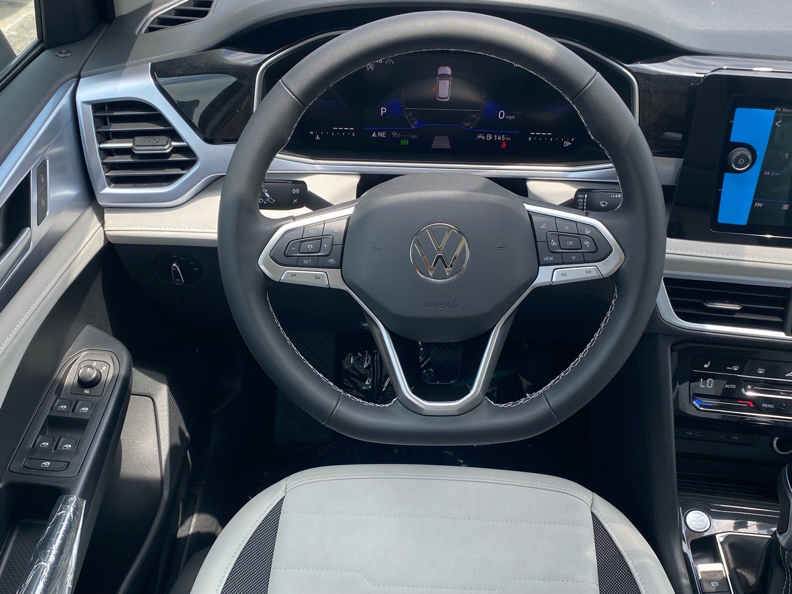 New 2026 Volkswagen Taos SE AWD/4WD image 5