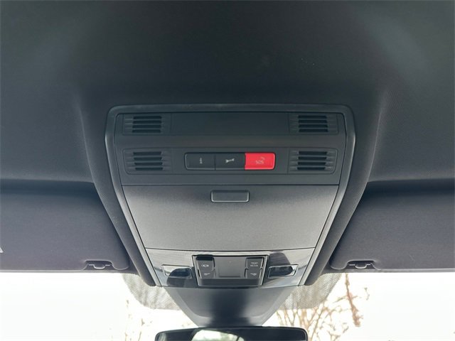 Used 2019 Volkswagen Golf R 4-Door image 28