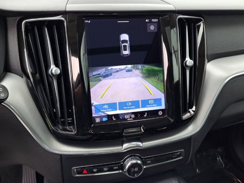 Used 2023 Volvo XC60 B5 Core w/ Protection Package Premier image 23