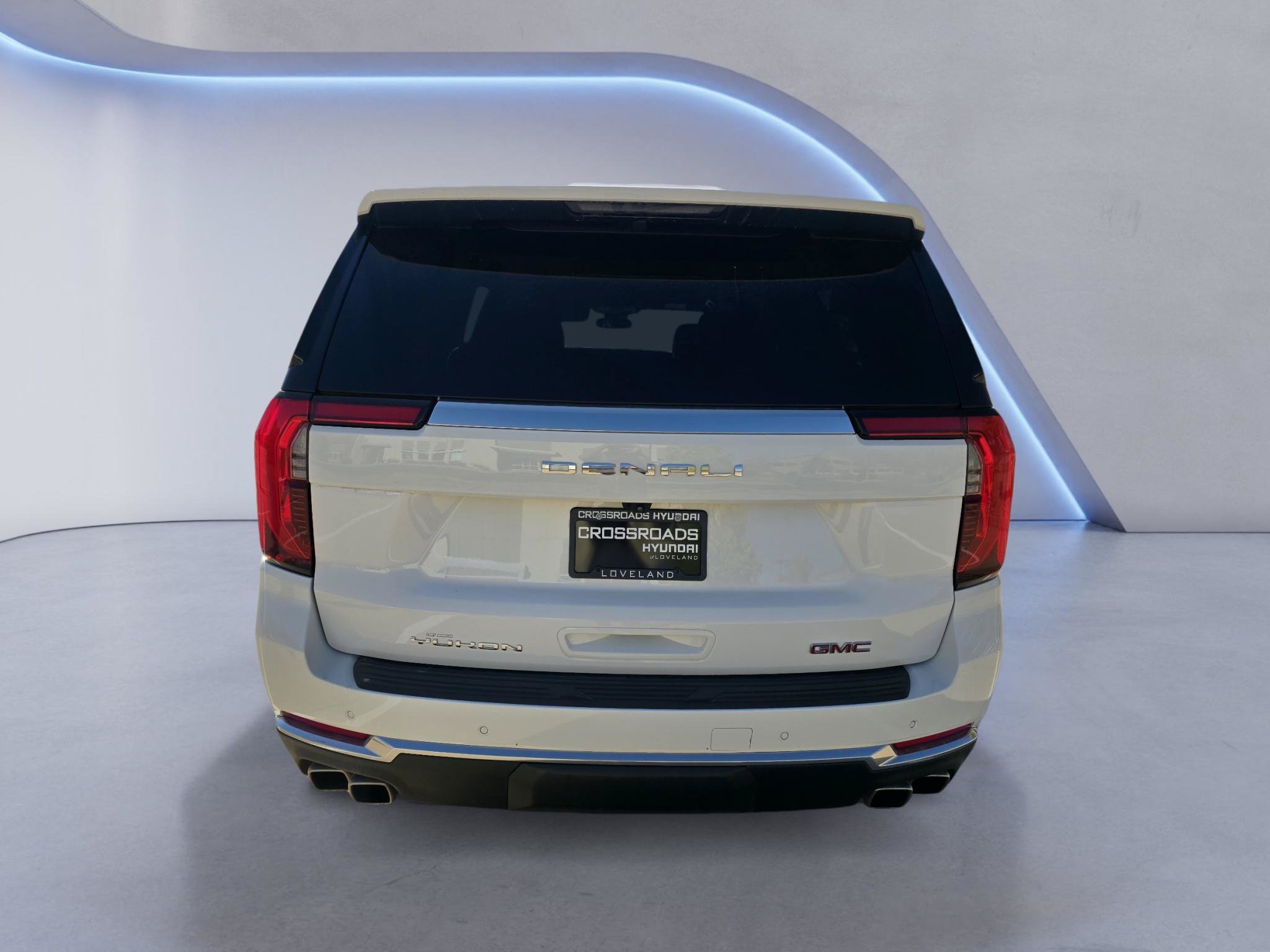 Used 2025 GMC Yukon XL Denali AWD/4WD image 5