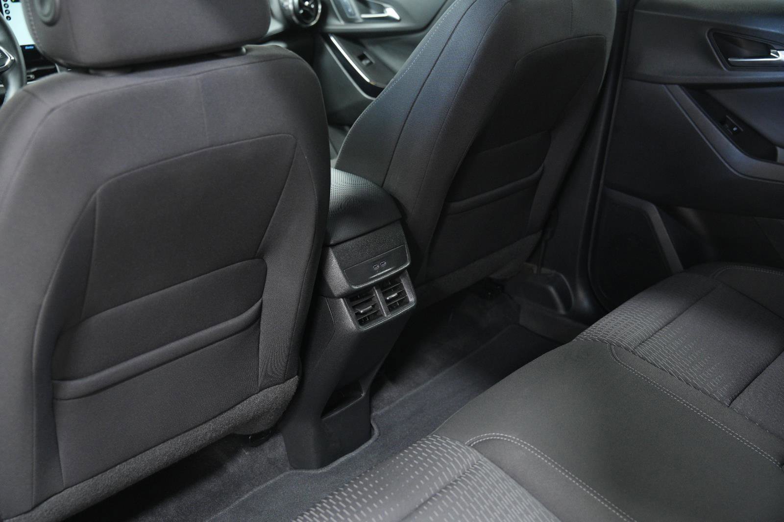 Used 2025 Chevrolet Equinox LT w/ Safety and Technology Package image 24