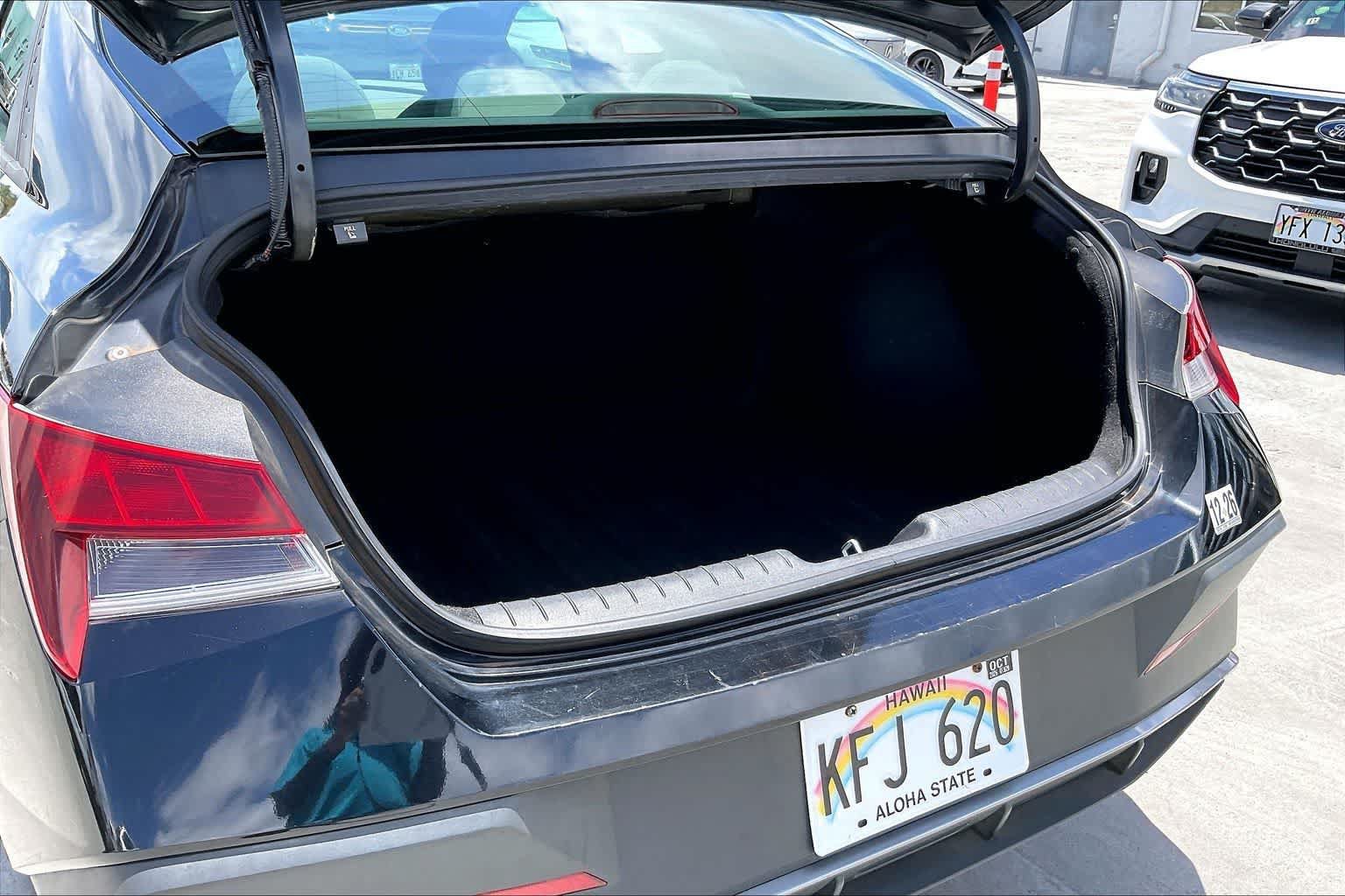 Used 2024 Hyundai Elantra SEL FWD image 18
