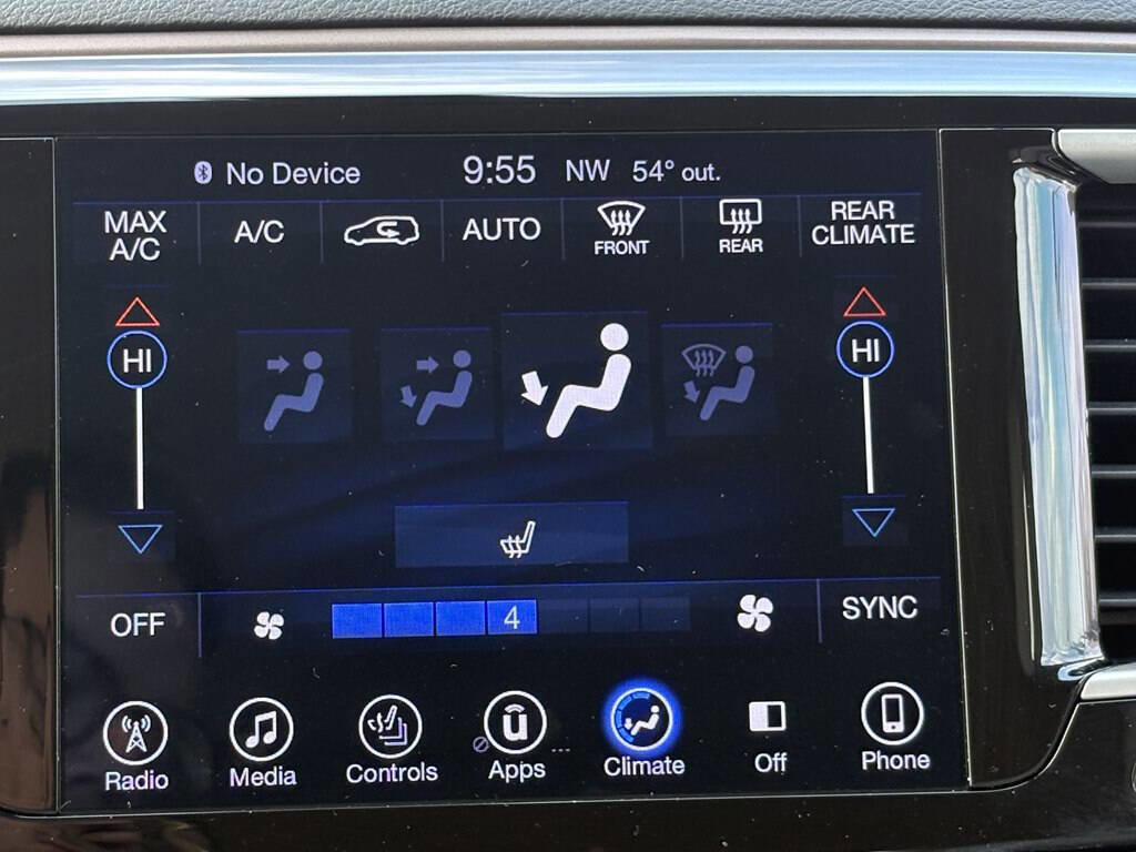 Used 2017 Chrysler Pacifica Touring-L image 27