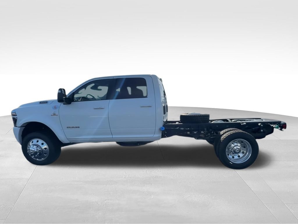 New 2026 RAM 4500 4x4 Crew Cab DRW w/ Laramie Trim Package image 5
