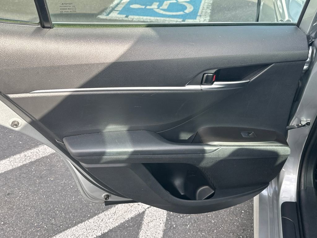 Used 2022 Toyota Camry LE image 13