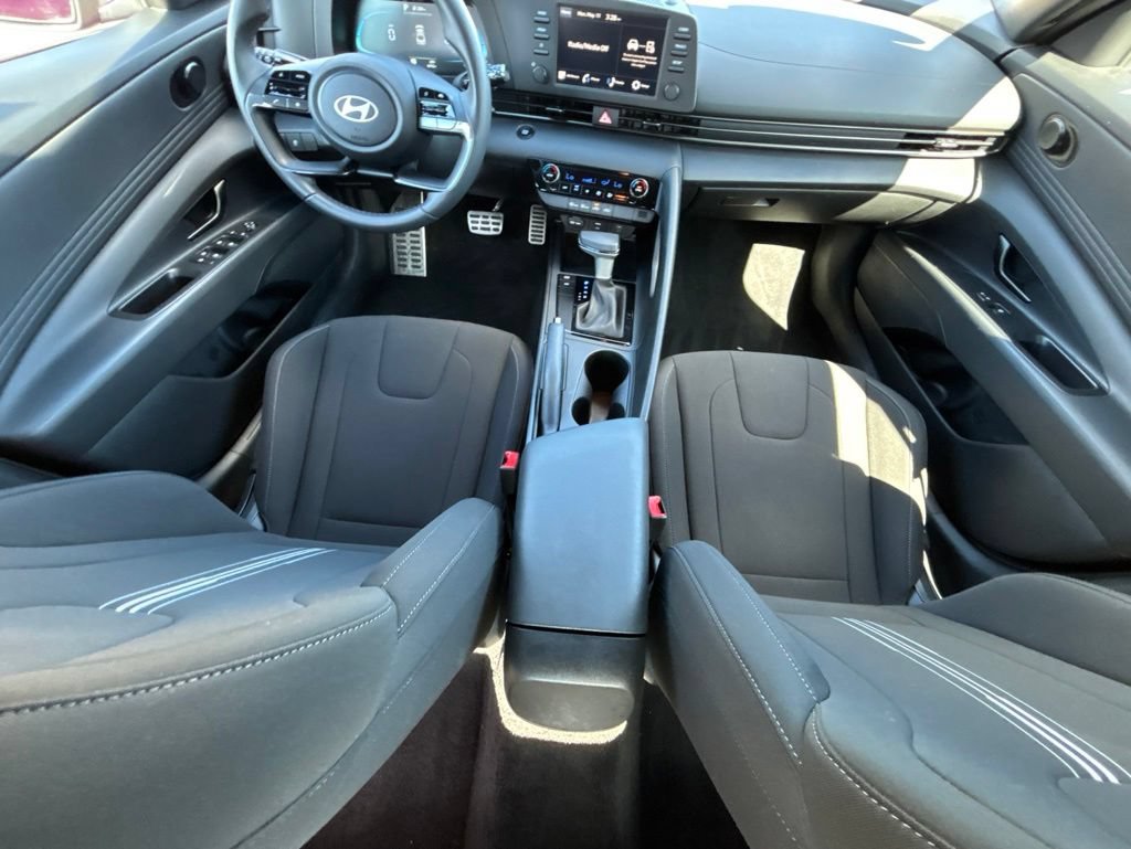 Certified 2025 Hyundai Elantra Sport FWD image 18