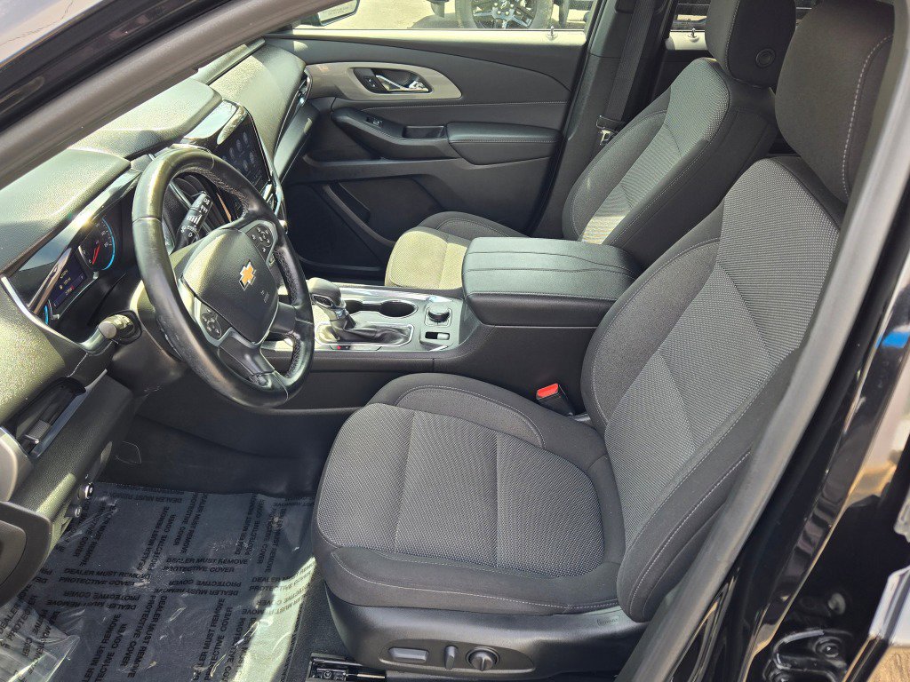 Used 2023 Chevrolet Traverse LT image 24