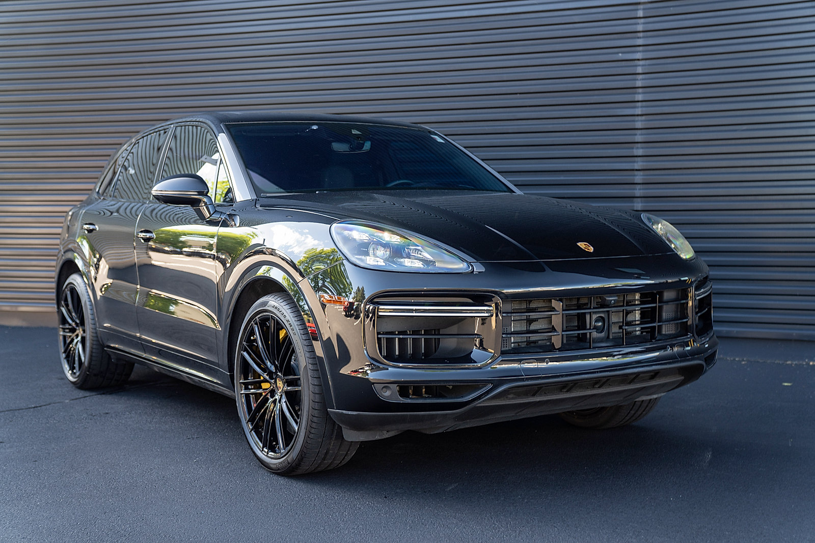 Certified 2023 Porsche Cayenne Turbo S AWD/4WD image 28