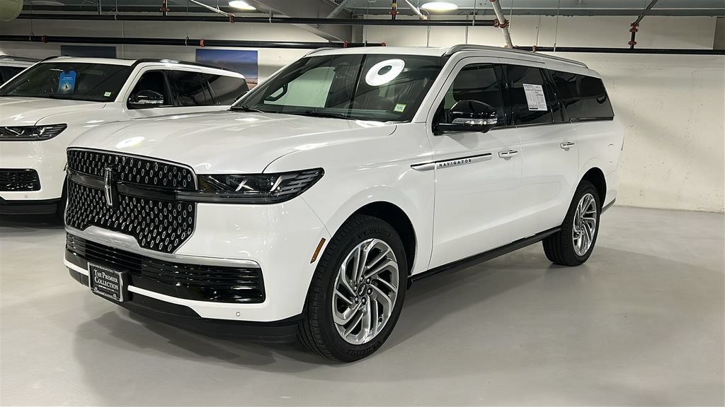 Used 2026 Lincoln Navigator L Reserve AWD/4WD image 3