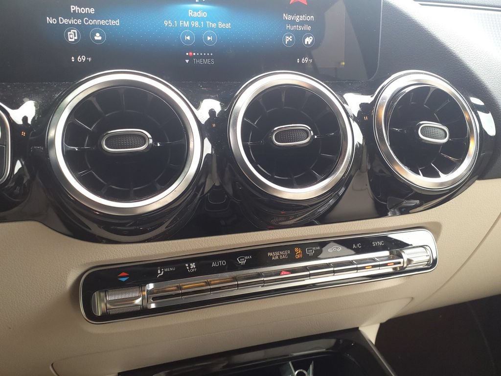 Certified 2023 Mercedes-Benz GLA 250 4MATIC image 29
