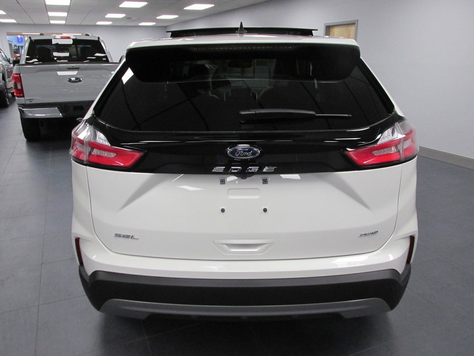 New 2024 Ford Edge SEL w/ Convenience Package AWD/4WD image 5