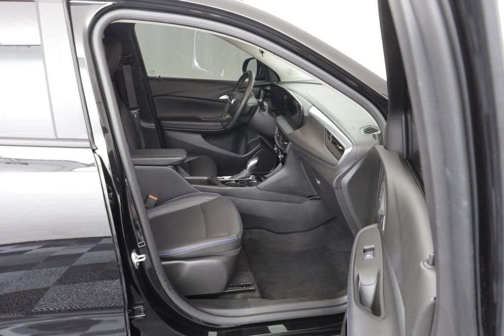 Used 2026 Buick Encore GX Sport Touring AWD/4WD image 19