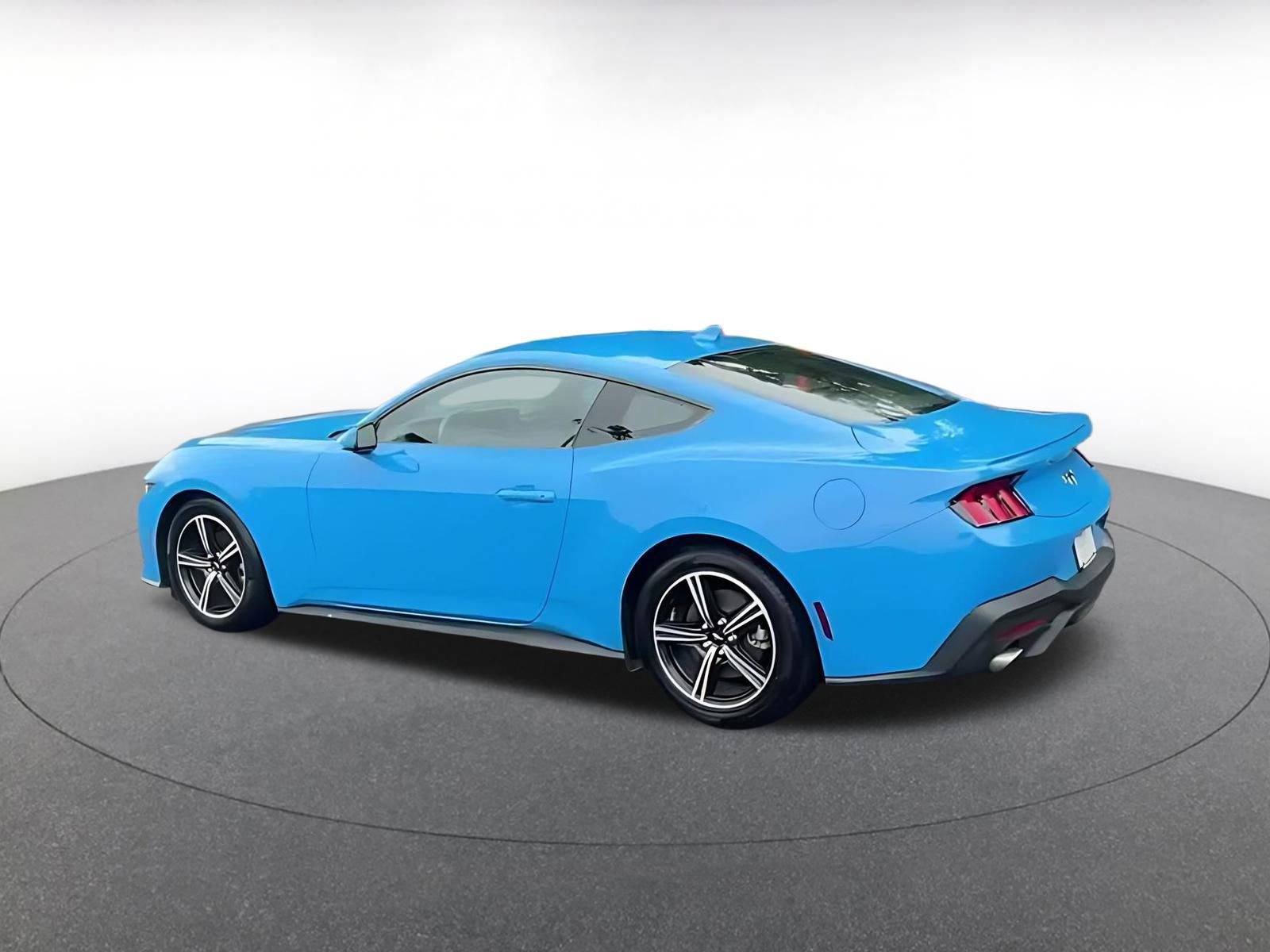 Used 2024 Ford Mustang Premium image 3