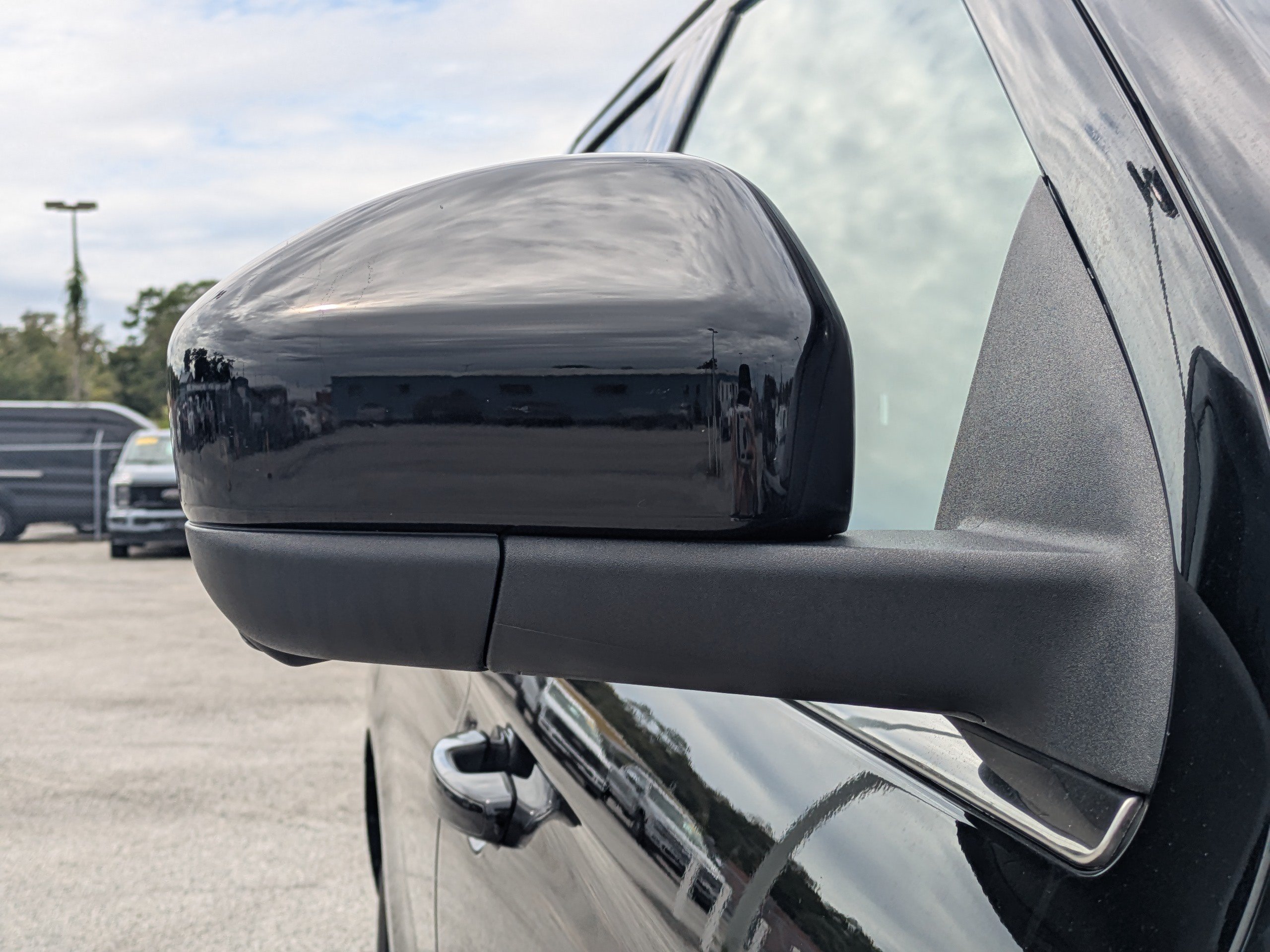 Used 2025 Ford Expedition Active RWD image 12
