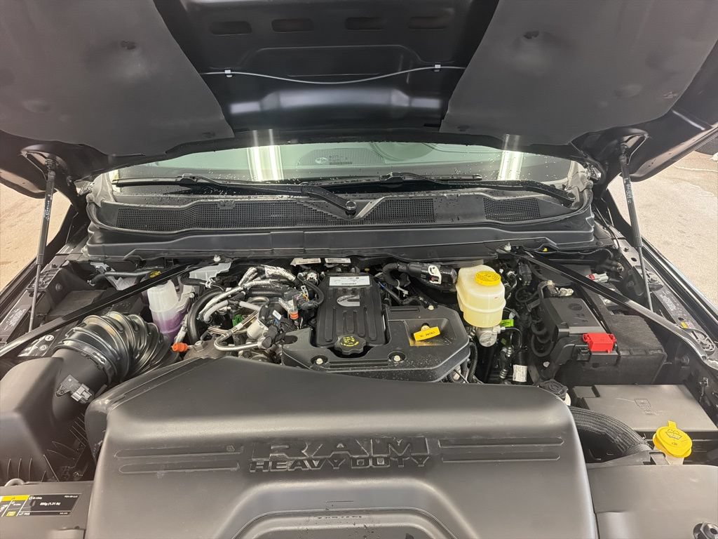 New 2026 RAM 3500 Laramie AWD/4WD image 31