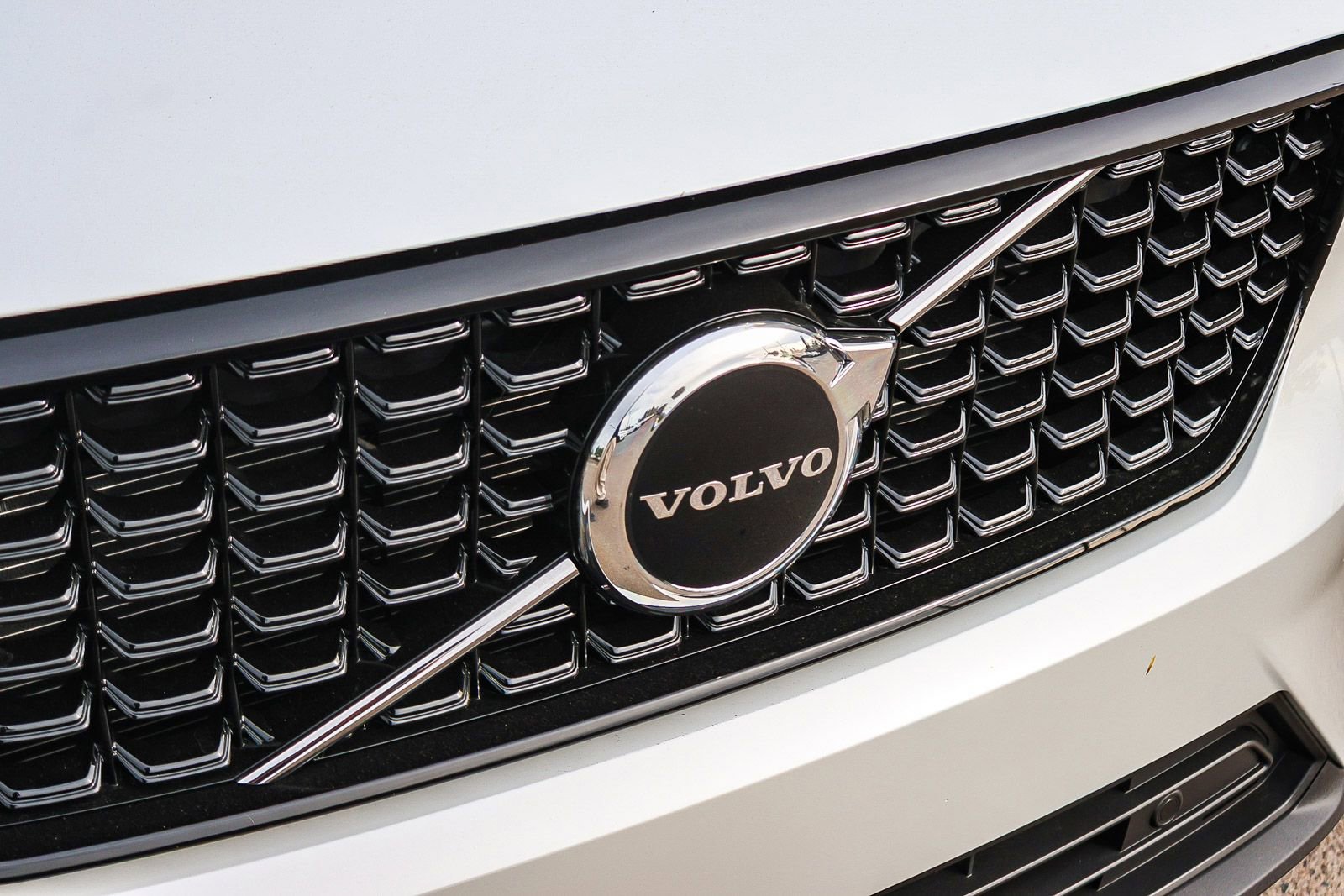 New 2026 Volvo XC40 B5 Core w/ Climate Package image 16