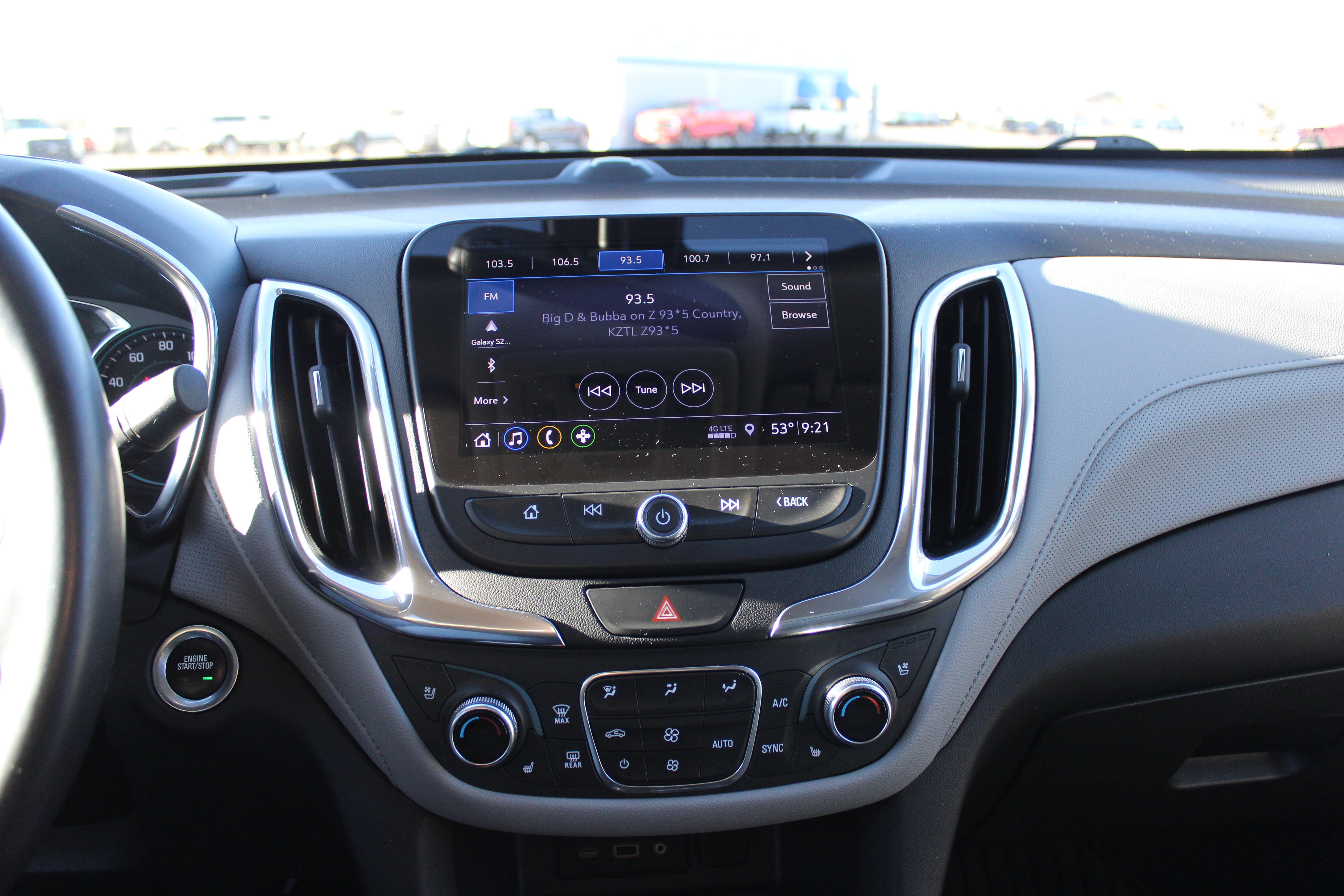 Used 2020 Chevrolet Equinox Premier image 23