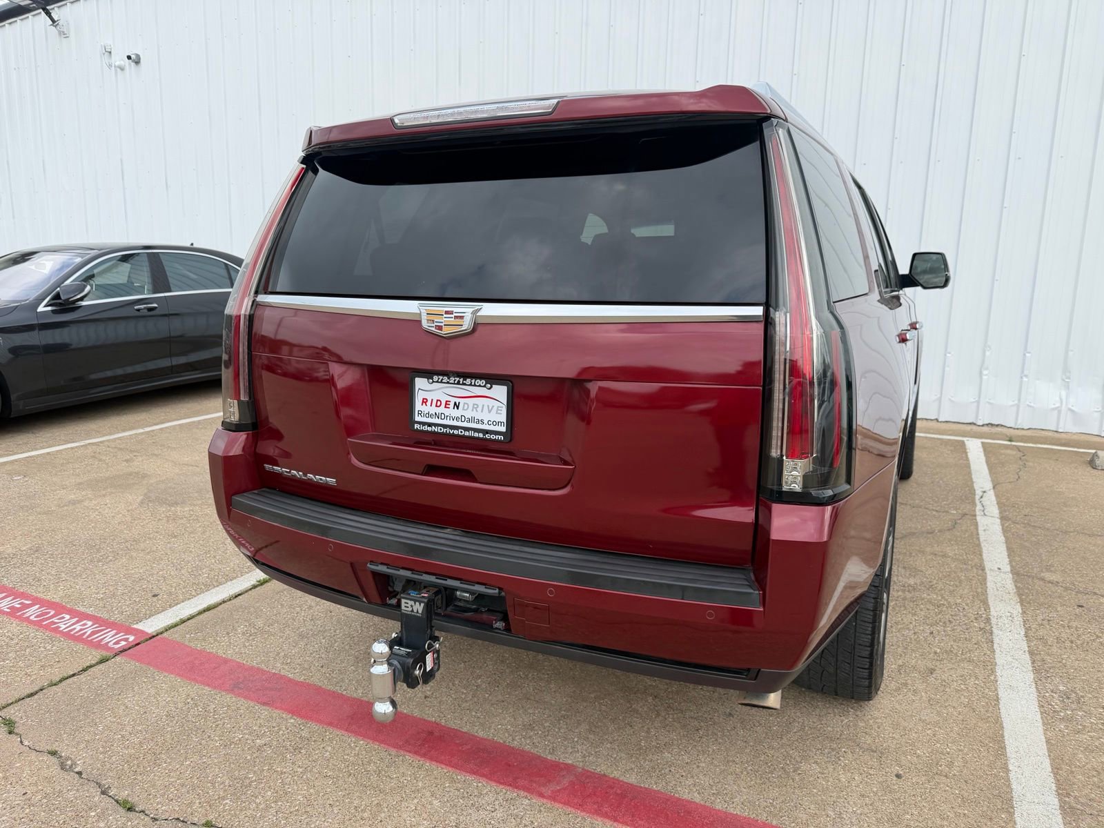 Used 2016 Cadillac Escalade Premium AWD/4WD image 6