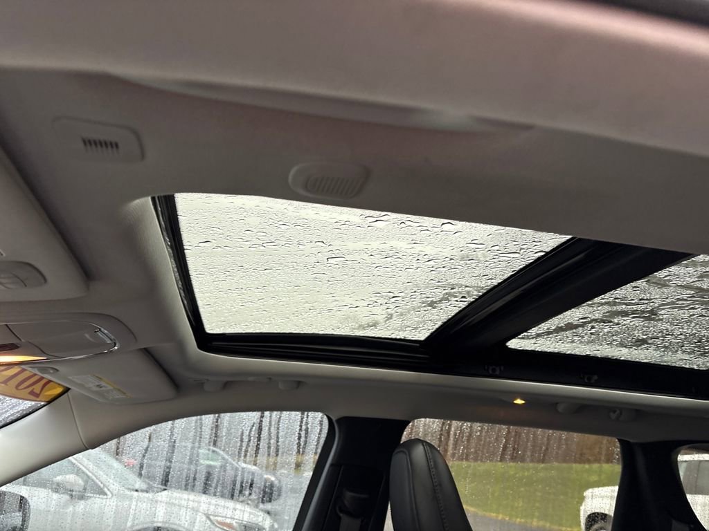 Used 2019 Jeep Cherokee Limited image 12