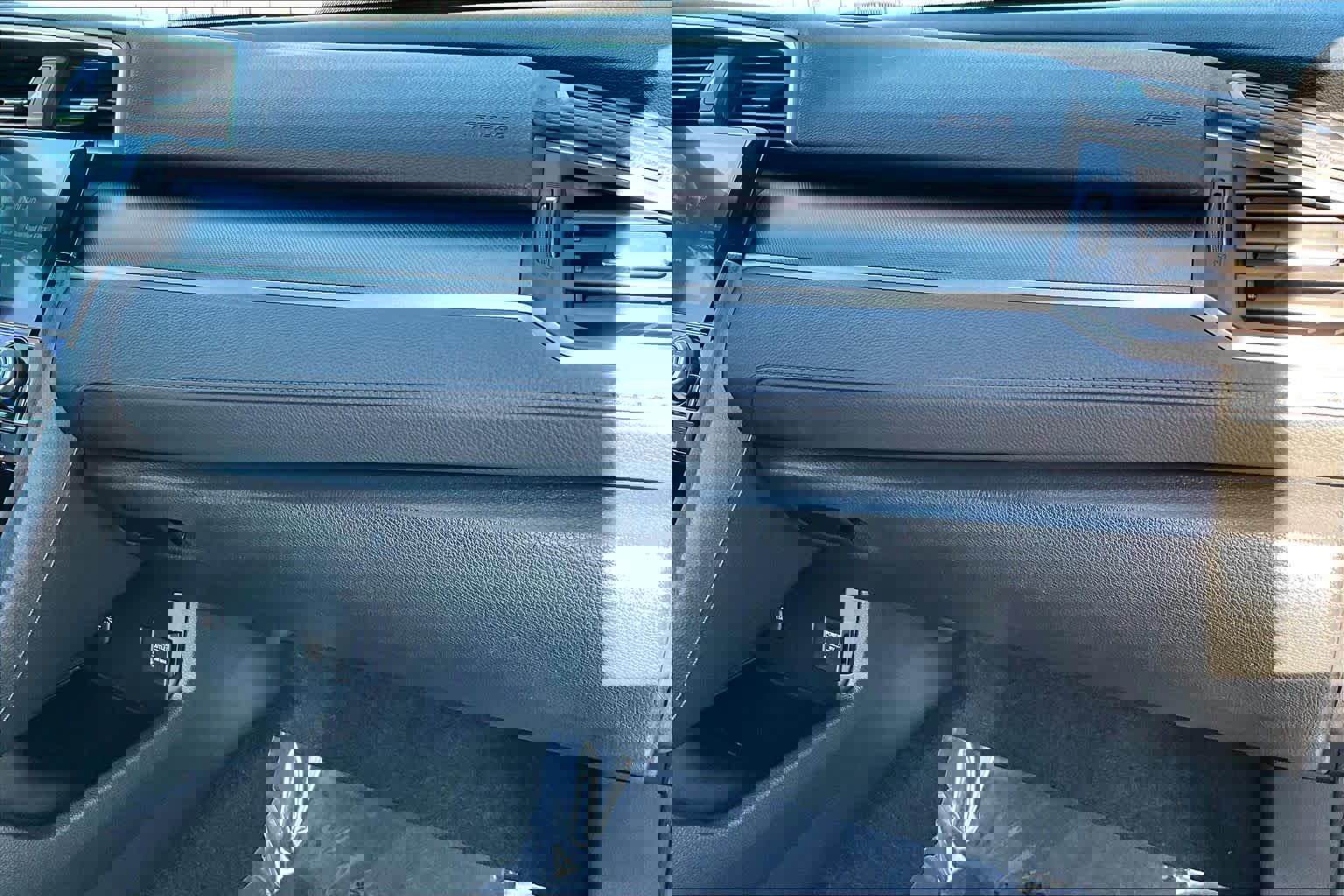 Used 2018 Honda Civic EX-T image 18