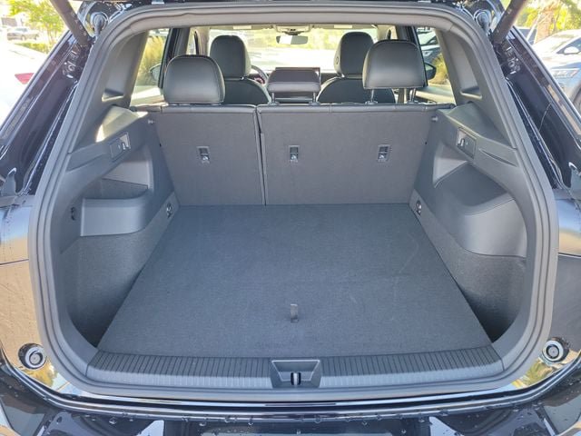 Used 2025 Volkswagen Tiguan SEL R-Line AWD/4WD image 8
