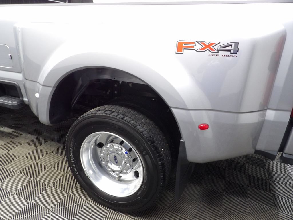 Used 2023 Ford F450 Platinum w/ FX4 Off-Road Package AWD/4WD image 45