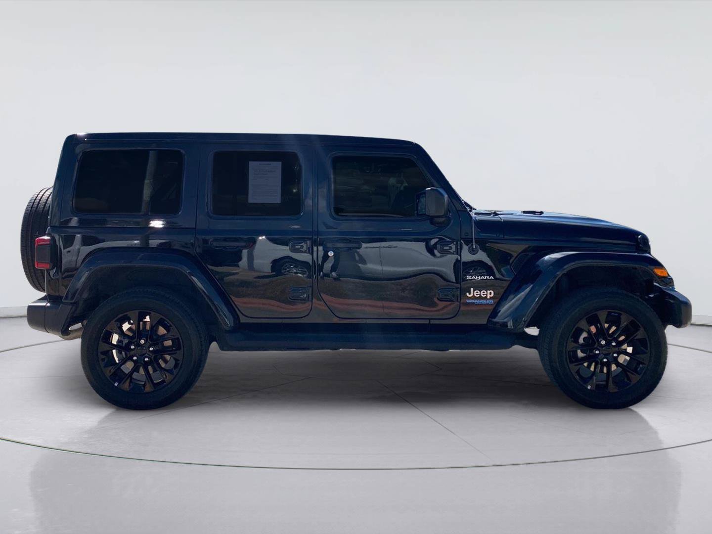 Used 2022 Jeep Wrangler Unlimited Sahara w/ Cold Weather Group AWD/4WD image 6