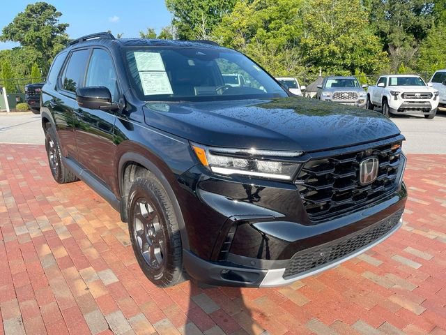 Certified 2025 Honda Pilot TrailSport image 38