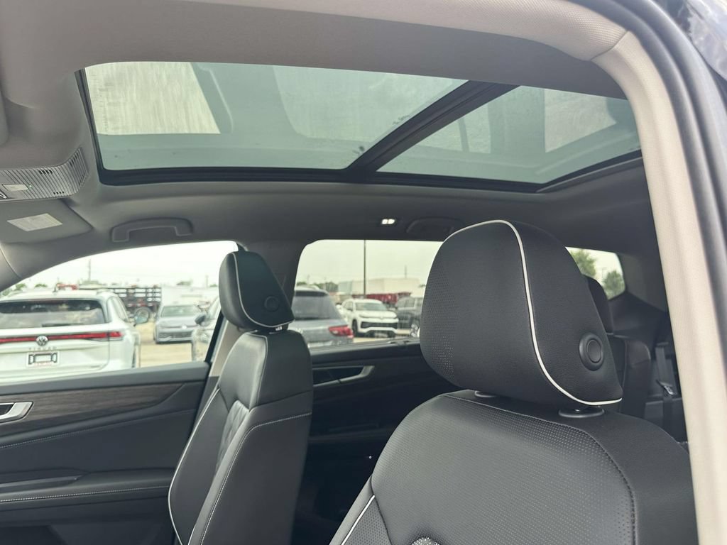 New 2026 Volkswagen Atlas SEL Premium R-Line AWD/4WD image 17
