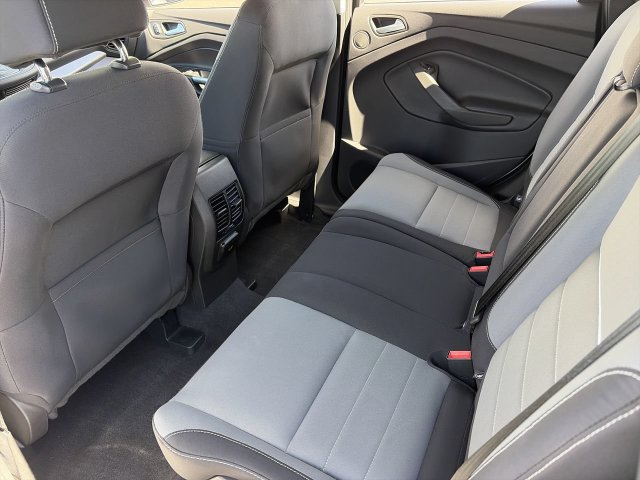 Used 2015 Ford Escape SE w/ Equipment Group 201A FWD image 17