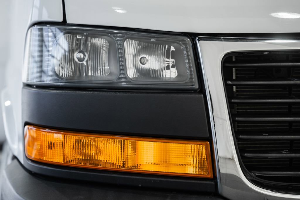 Used 2023 GMC Savana 2500 w/ Driver Convenience Package image 10