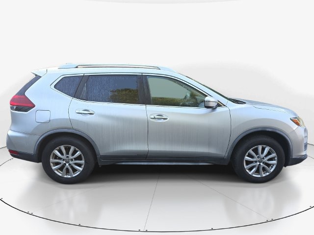 Used 2018 Nissan Rogue SV FWD image 4