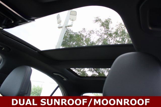 Used 2024 Mercedes-Benz C 300 4MATIC Sedan image 3