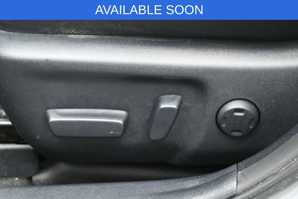 Used 2017 Toyota Avalon Touring w/ Carpet Mat Package FWD image 10