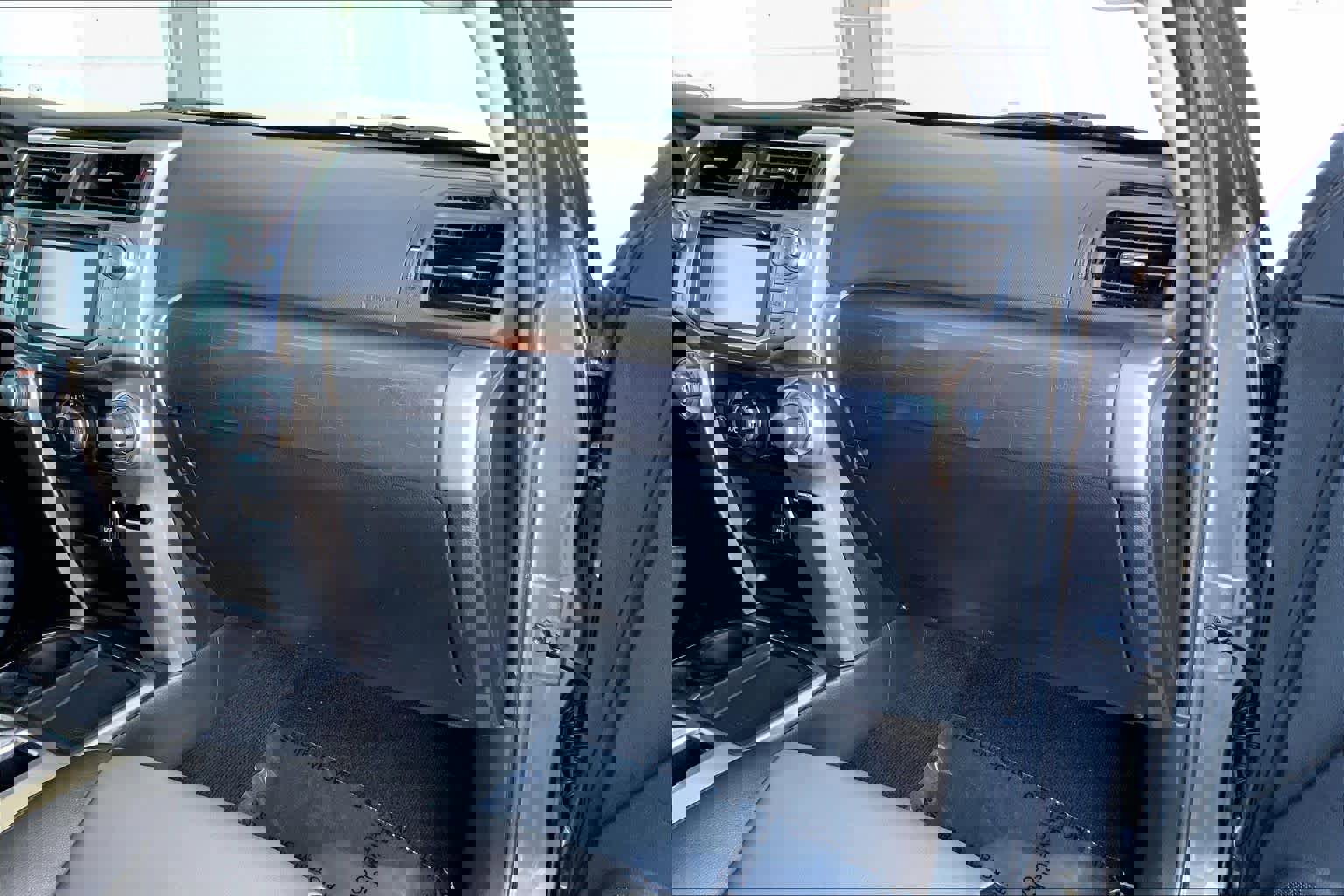 Used 2019 Toyota 4Runner SR5 Premium image 18