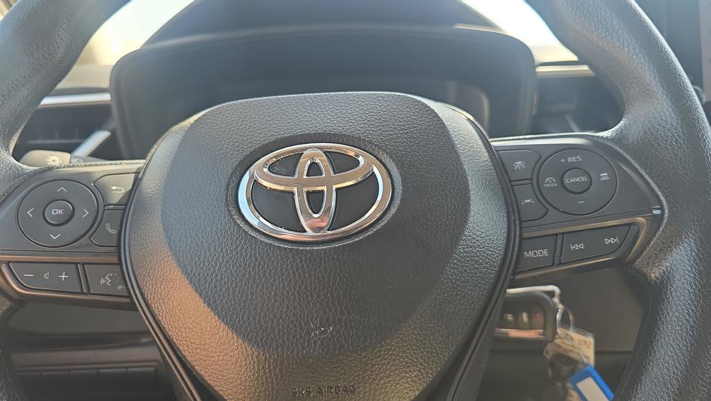 Used 2025 Toyota Corolla LE FWD image 12