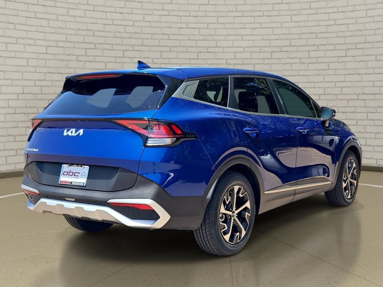Used 2025 Kia Sportage EX FWD image 5