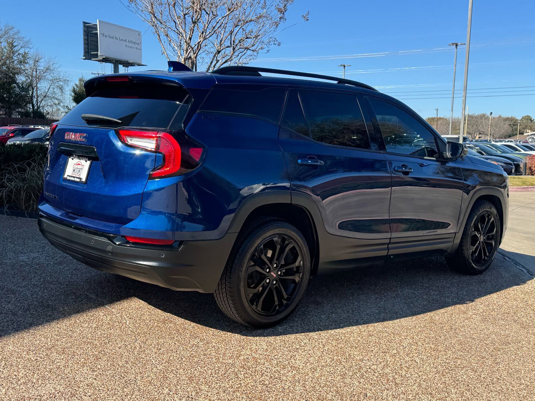 Used 2022 GMC Terrain SLT w/ Infotainment Package II FWD image 8