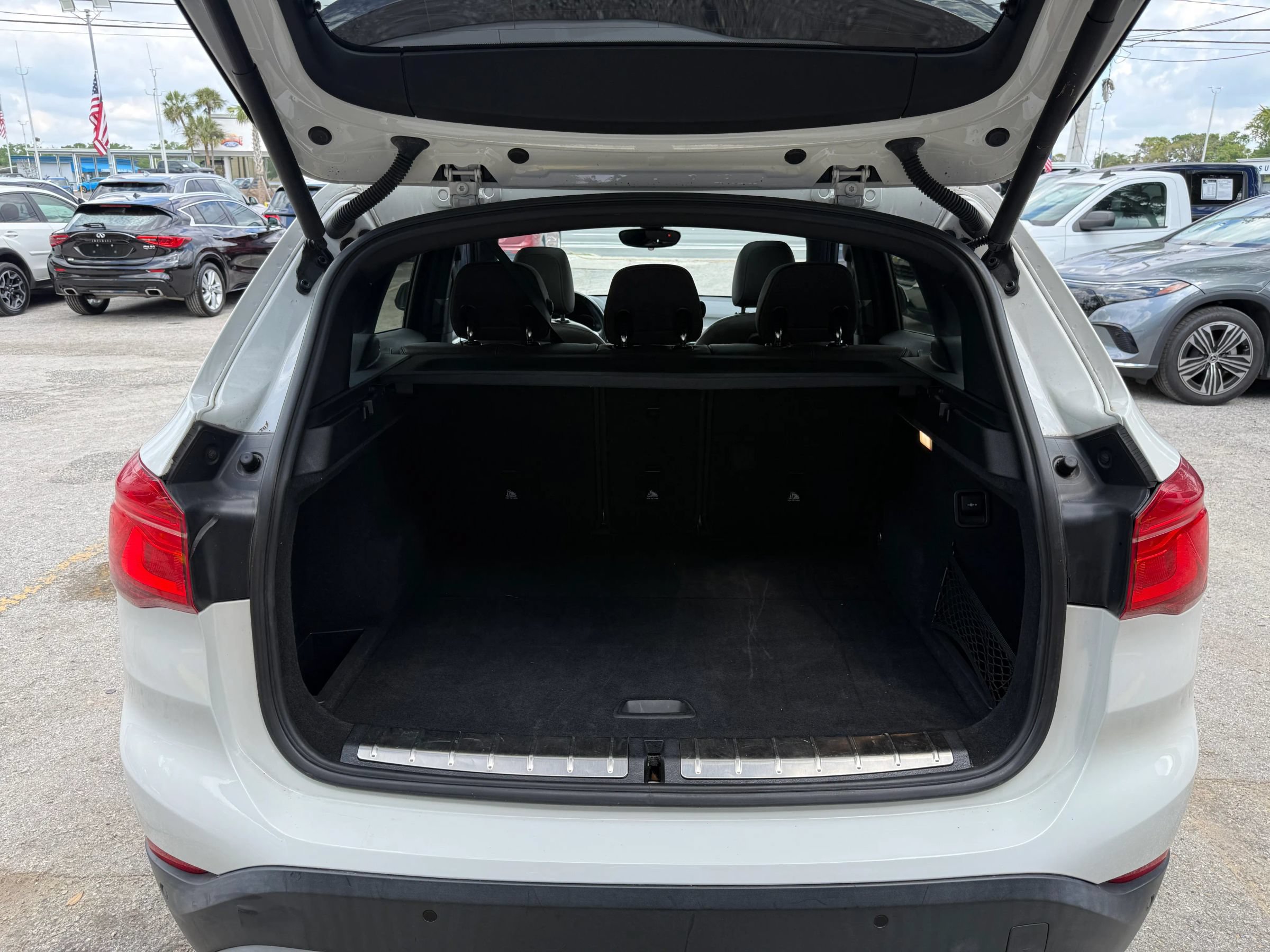 Used 2018 BMW X1 xDrive28i w/ Convenience Package AWD/4WD image 9