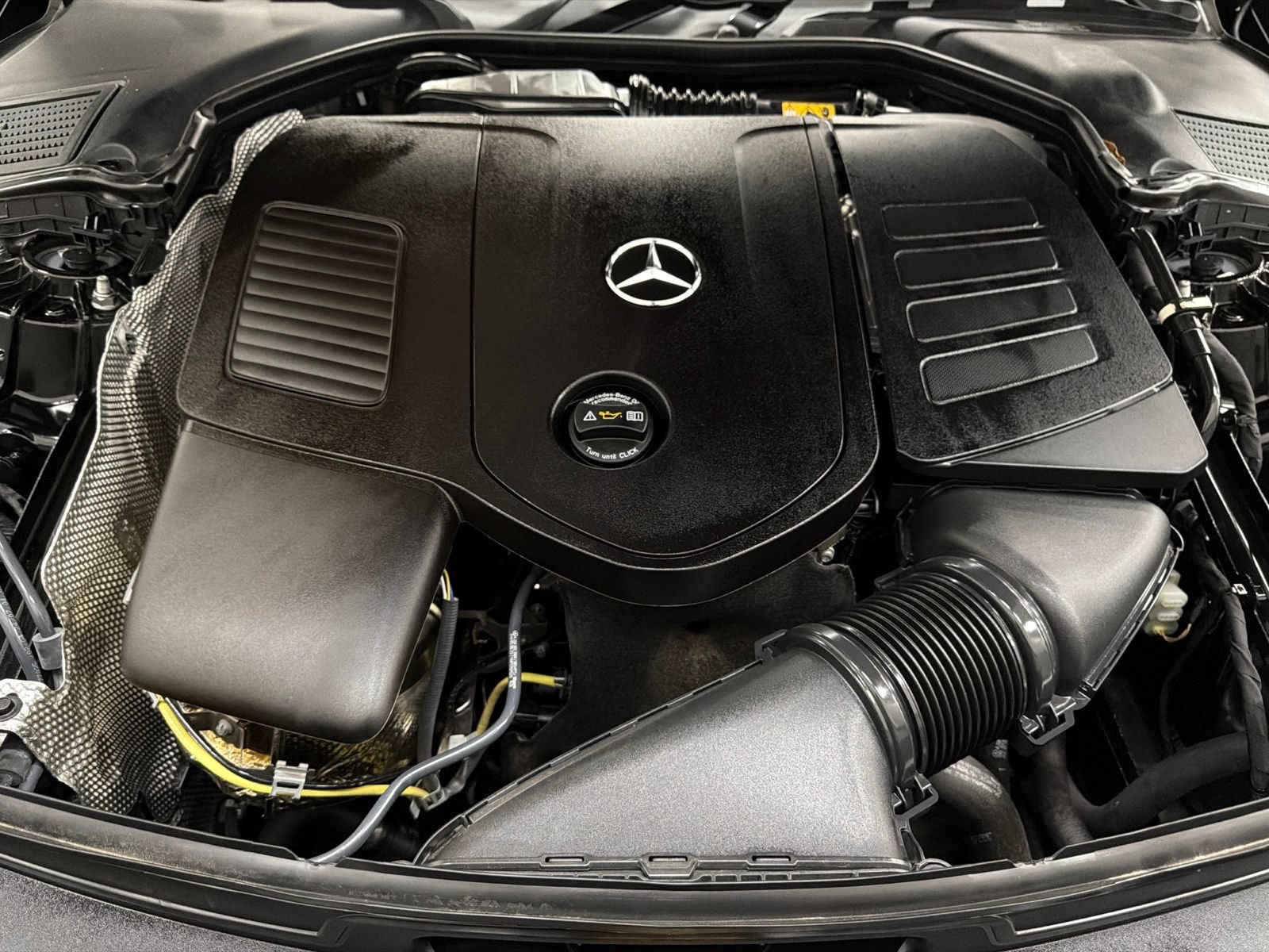 Used 2025 Mercedes-Benz C 300 Sedan image 40