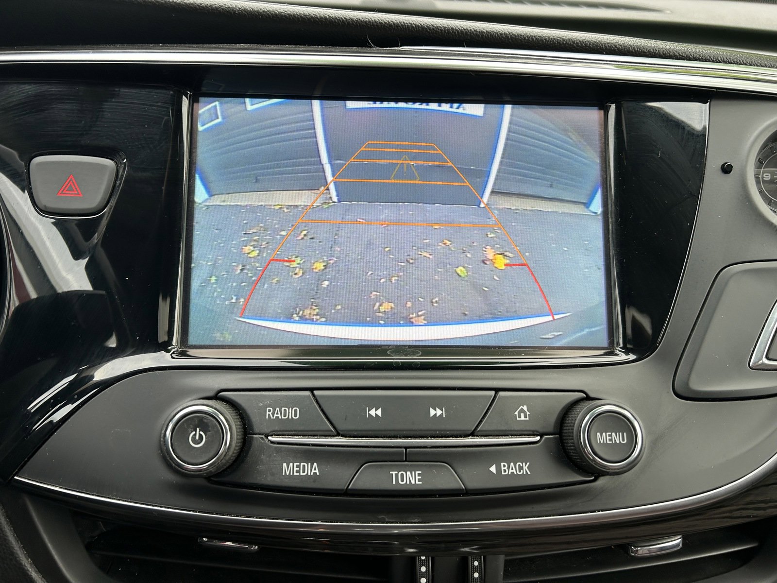 Used 2017 Buick Envision Essence image 27