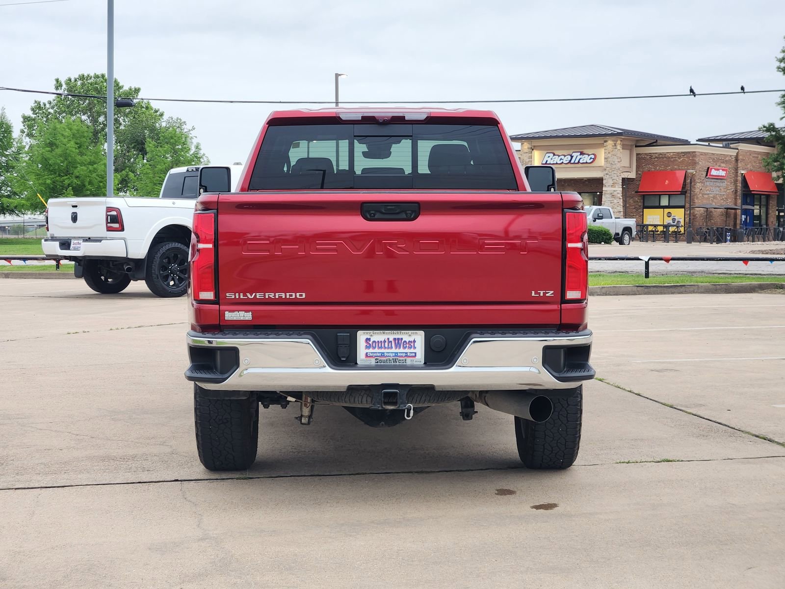 Used 2024 Chevrolet Silverado 2500 LTZ w/ LTZ Plus Package AWD/4WD image 8