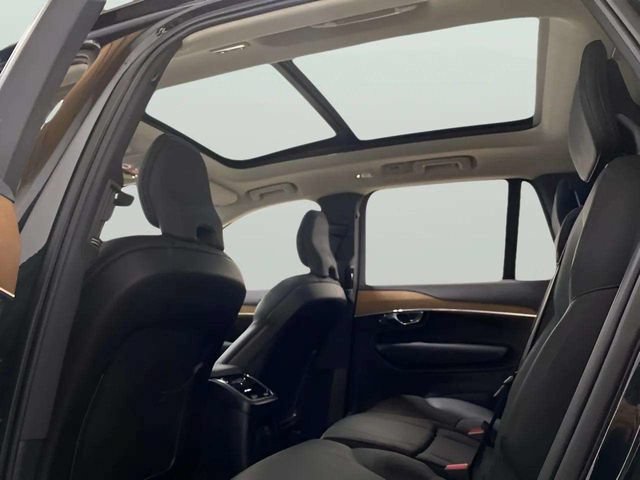 Used 2025 Volvo XC90 T8 Plus w/ Protection Package Premier AWD/4WD image 30