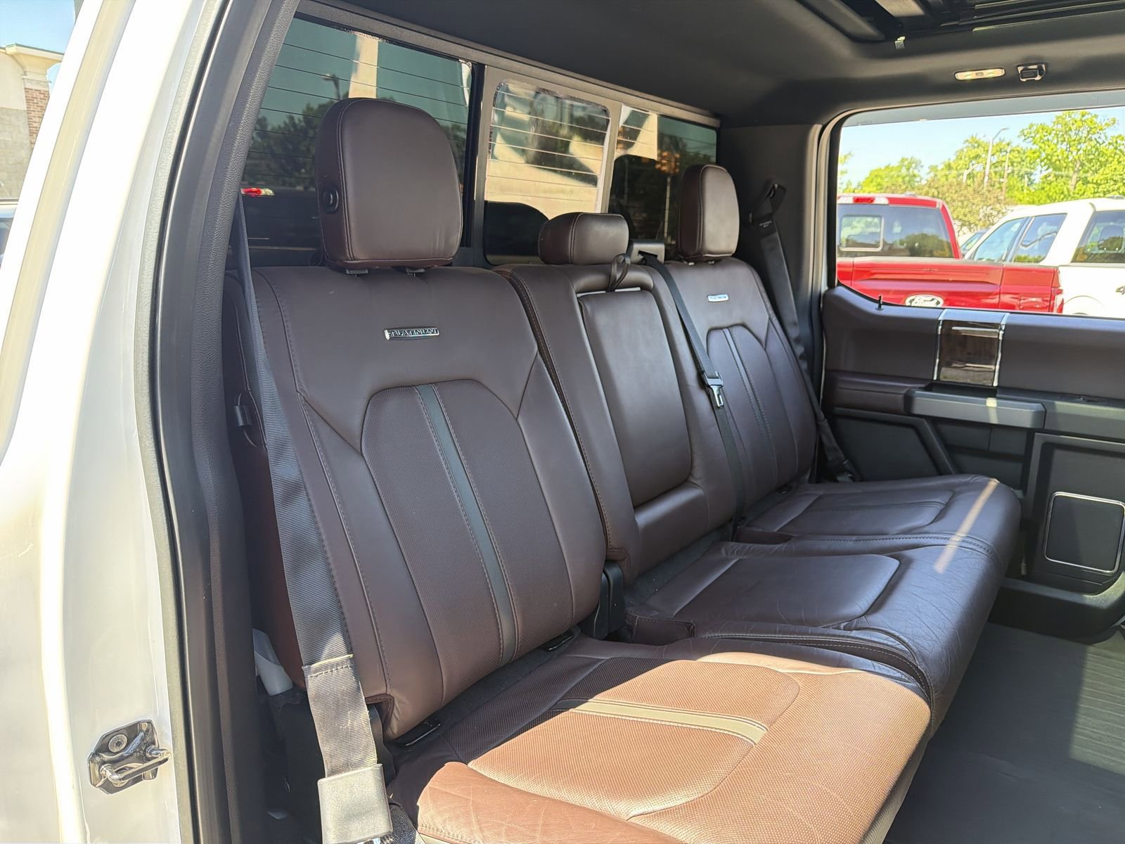 Used 2015 Ford F150 Platinum w/ Equipment Group 701A Luxury AWD/4WD image 29