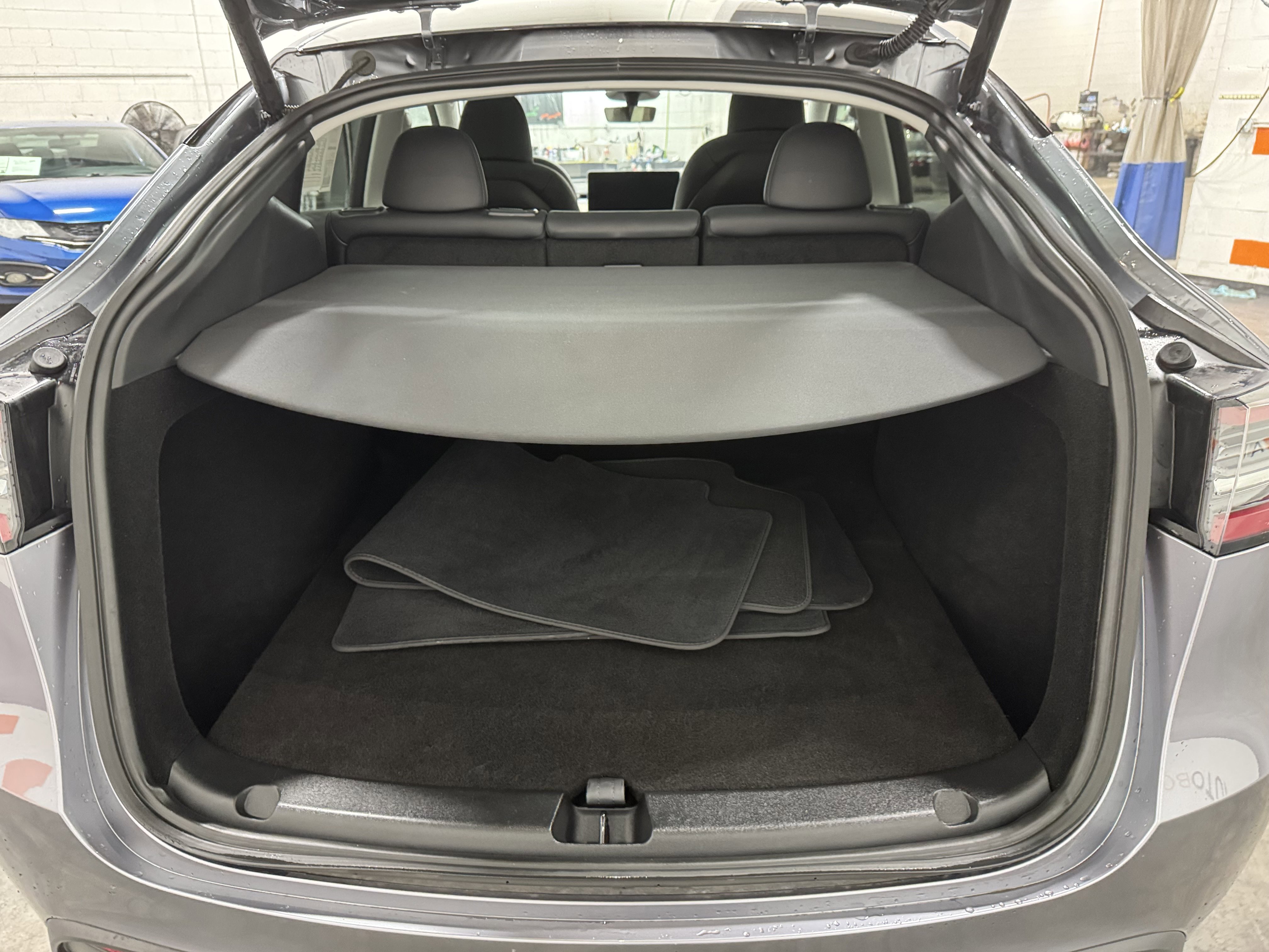 Used 2024 Tesla Model Y Long Range AWD/4WD image 24