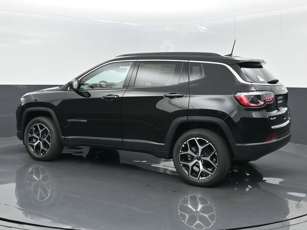 Used 2025 Jeep Compass Limited image 5