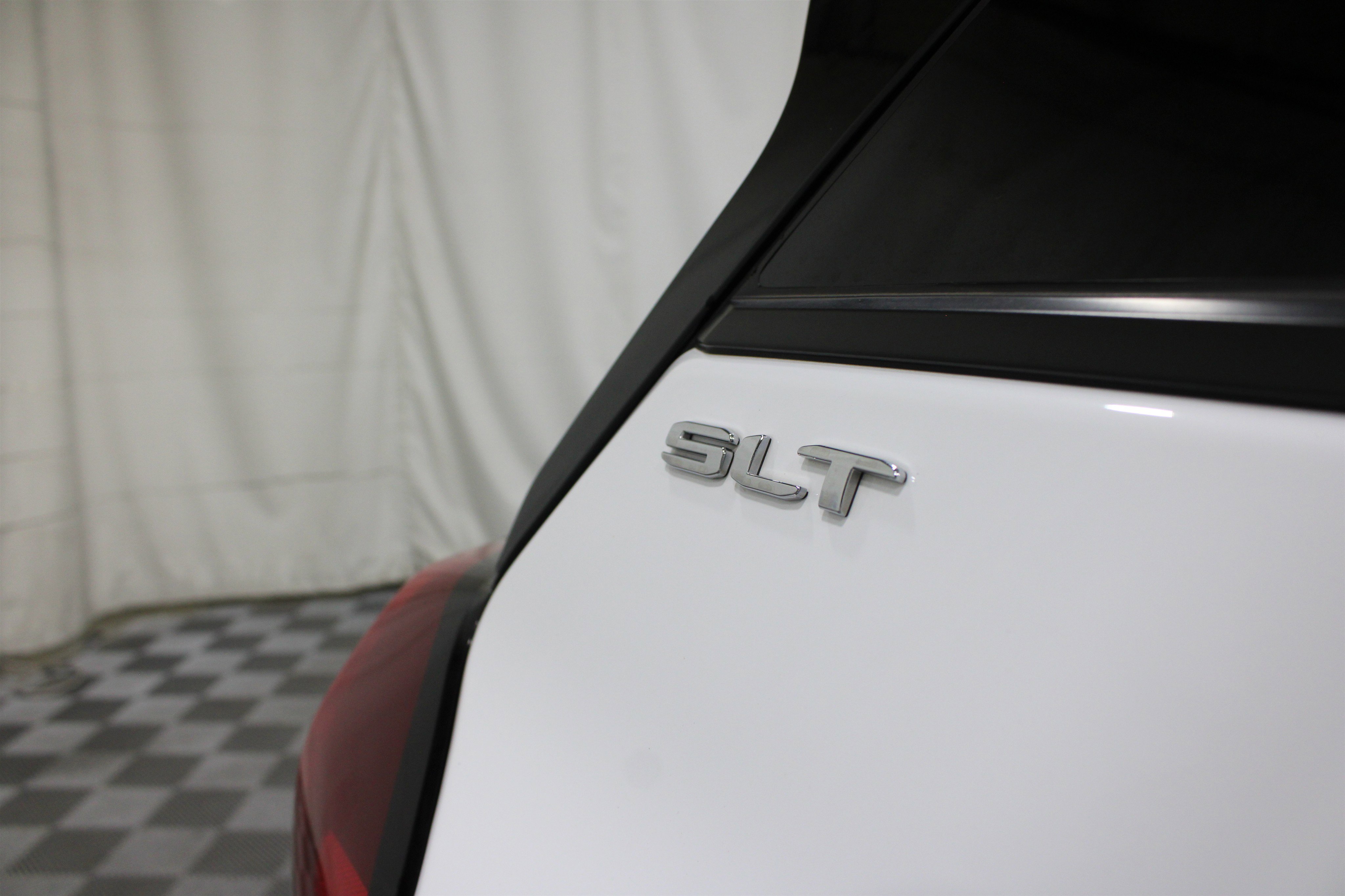 Used 2023 GMC Terrain SLT AWD/4WD image 29