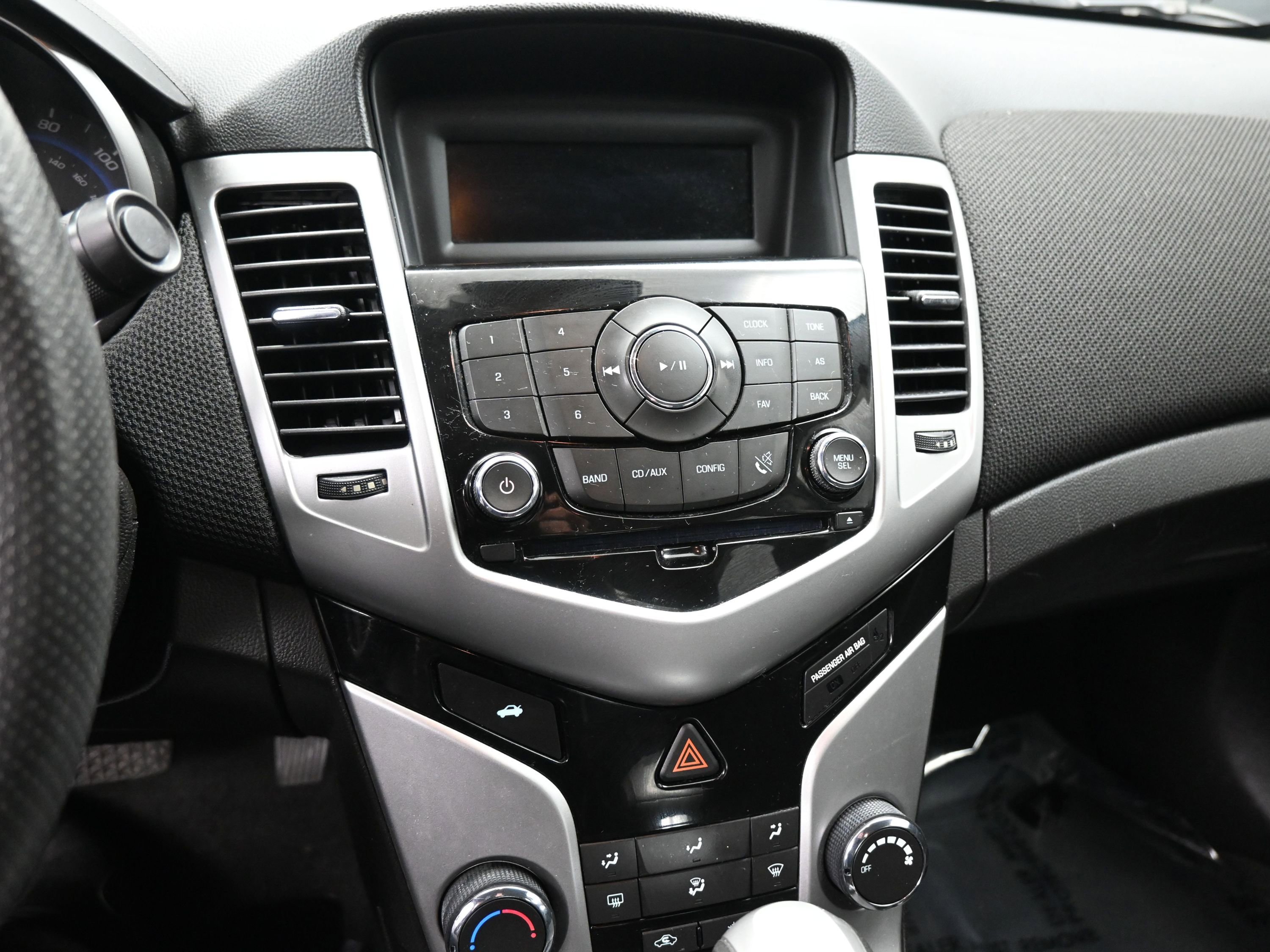 Used 2015 Chevrolet Cruze LT image 15